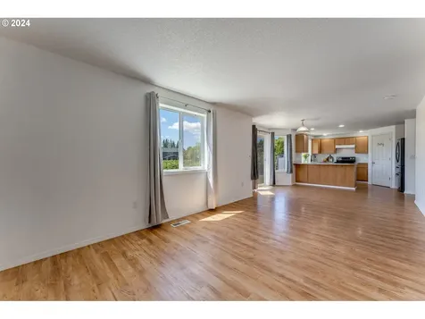 805 N Raven Drive Ridgefield WA 98642