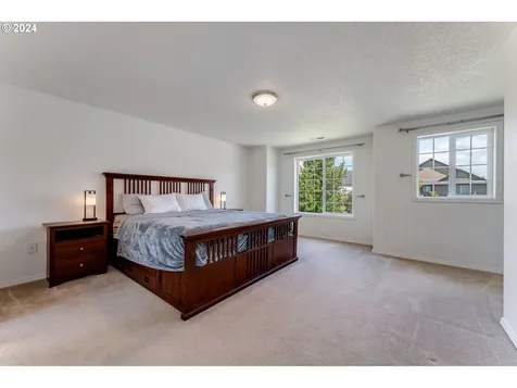 805 N Raven Drive Ridgefield WA 98642