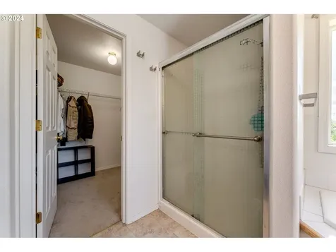 805 N Raven Drive Ridgefield WA 98642