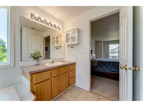 805 N Raven Drive Ridgefield WA 98642