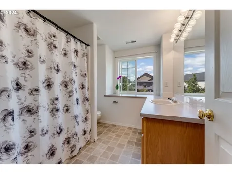 805 N Raven Drive Ridgefield WA 98642
