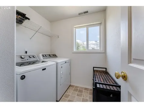 805 N Raven Drive Ridgefield WA 98642