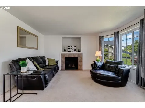 805 N Raven Drive Ridgefield WA 98642