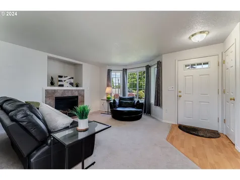 805 N Raven Drive Ridgefield WA 98642
