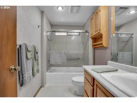 11200 S Forest Ridge Road Oregon City OR 97045