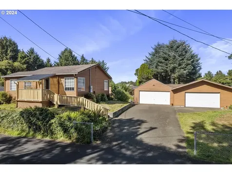 1025 Sw 16th Street Lincoln City OR 97367