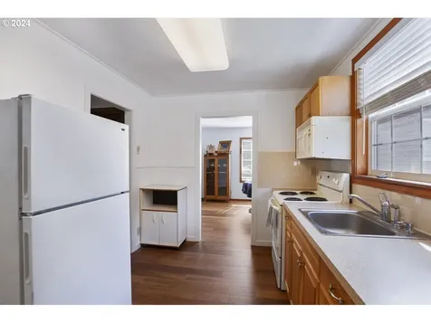 1025 Sw 16th Street Lincoln City OR 97367