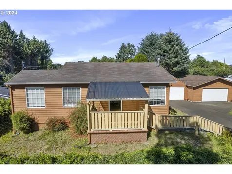 1025 Sw 16th Street Lincoln City OR 97367