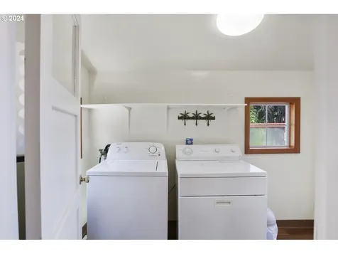 1025 Sw 16th Street Lincoln City OR 97367