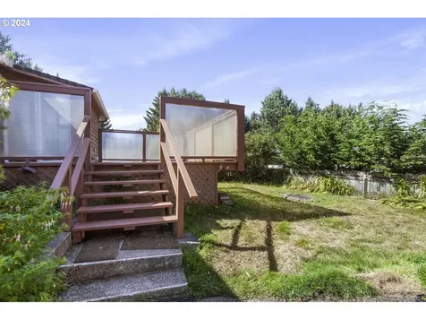 1025 Sw 16th Street Lincoln City OR 97367