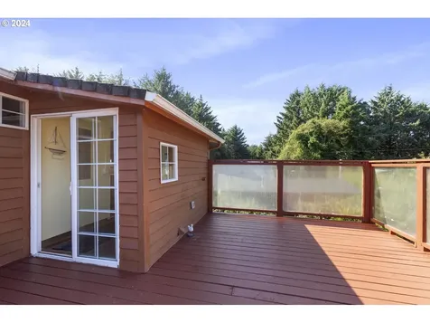 1025 Sw 16th Street Lincoln City OR 97367