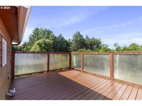 1025 Sw 16th Street Lincoln City OR 97367