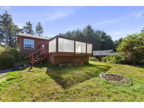 1025 Sw 16th Street Lincoln City OR 97367