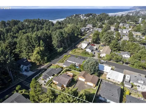 1025 Sw 16th Street Lincoln City OR 97367