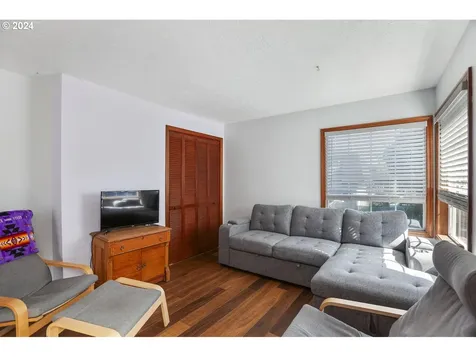 1025 Sw 16th Street Lincoln City OR 97367