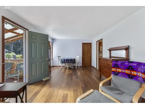 1025 Sw 16th Street Lincoln City OR 97367