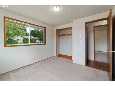 5244 Coetivy Avenue Eugene OR 97402