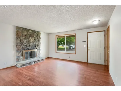 5244 Coetivy Avenue Eugene OR 97402