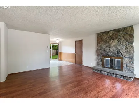 5244 Coetivy Avenue Eugene OR 97402