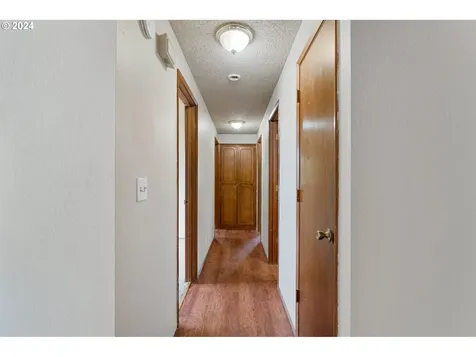 5244 Coetivy Avenue Eugene OR 97402