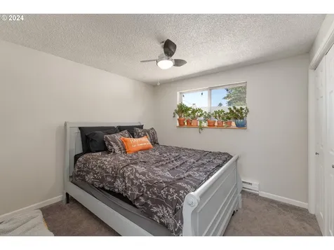410 SE Darrell Avenue Winston OR 97496