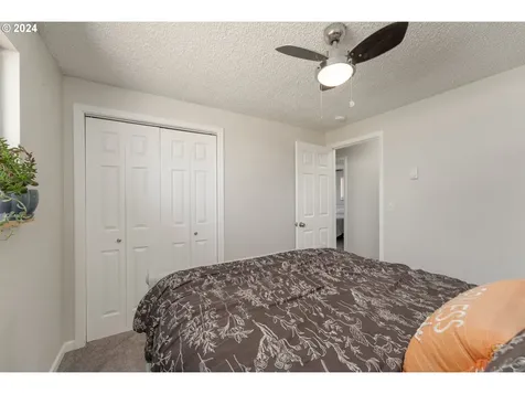 410 SE Darrell Avenue Winston OR 97496