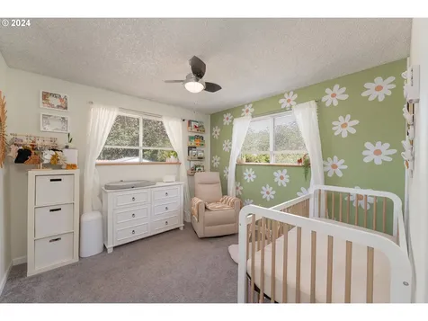 410 SE Darrell Avenue Winston OR 97496