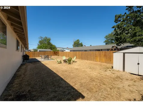 410 SE Darrell Avenue Winston OR 97496