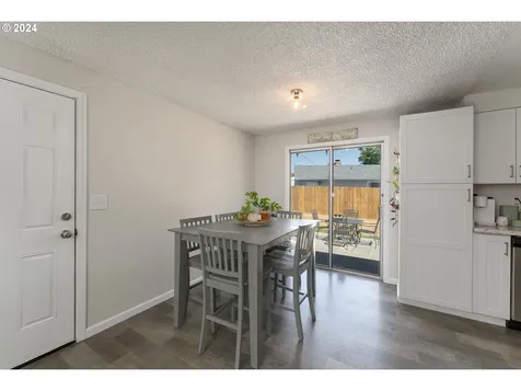 410 SE Darrell Avenue Winston OR 97496