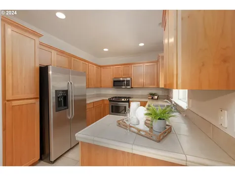13619 Ne Davis Court Portland OR 97230