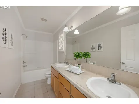 13619 Ne Davis Court Portland OR 97230