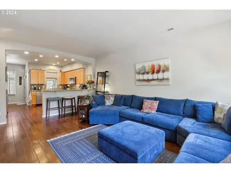 833 Ne Caden Avenue Hillsboro OR 97124
