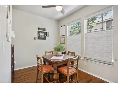 833 Ne Caden Avenue Hillsboro OR 97124