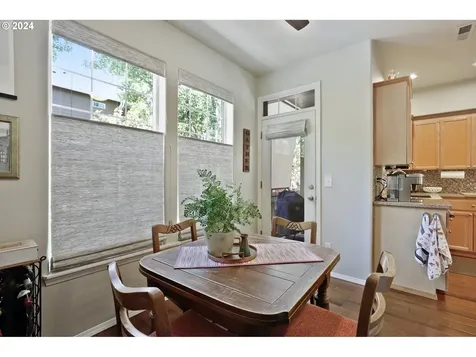833 Ne Caden Avenue Hillsboro OR 97124