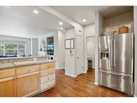 833 Ne Caden Avenue Hillsboro OR 97124