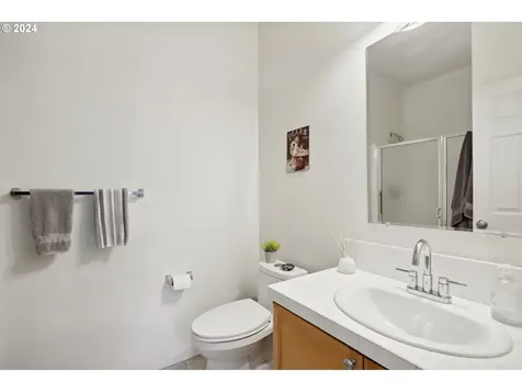 833 Ne Caden Avenue Hillsboro OR 97124