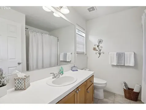 833 Ne Caden Avenue Hillsboro OR 97124