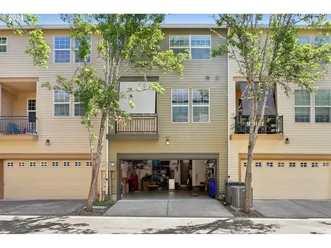 833 Ne Caden Avenue Hillsboro OR 97124