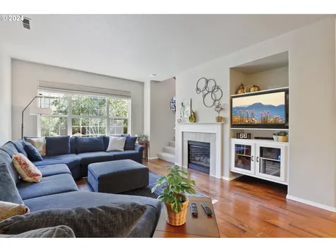 833 Ne Caden Avenue Hillsboro OR 97124
