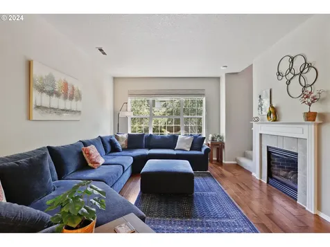 833 Ne Caden Avenue Hillsboro OR 97124