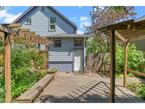 3617 Ne 6th Avenue Portland OR 97212