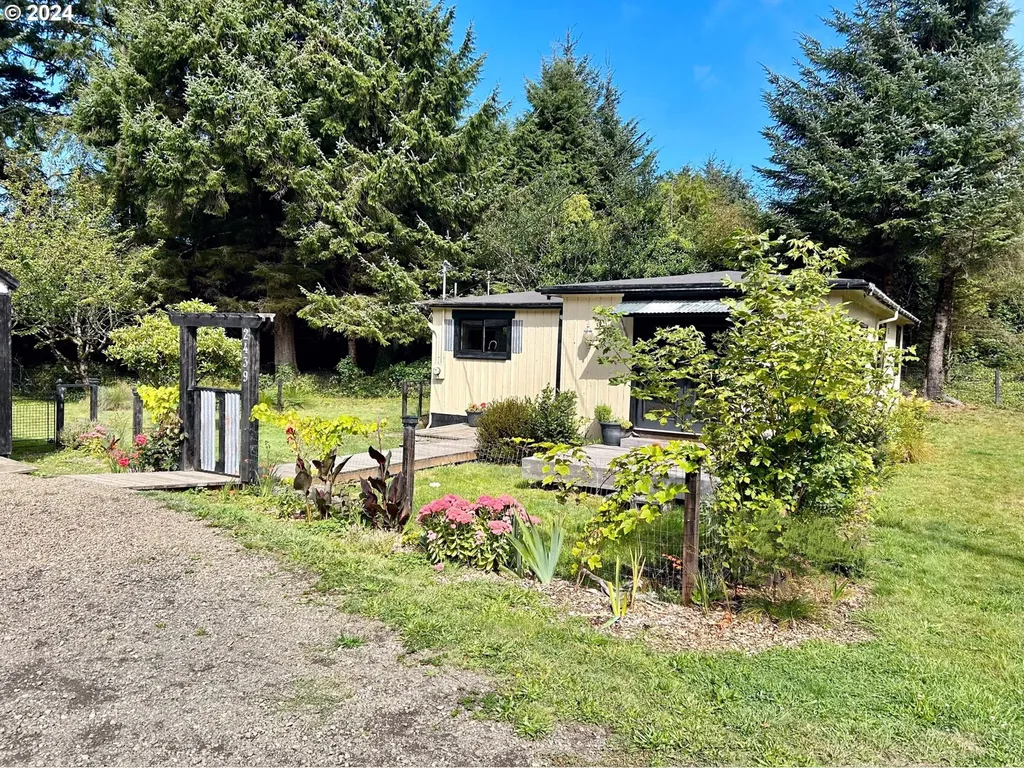 2439 NE Hayes Court Yachats OR 97498