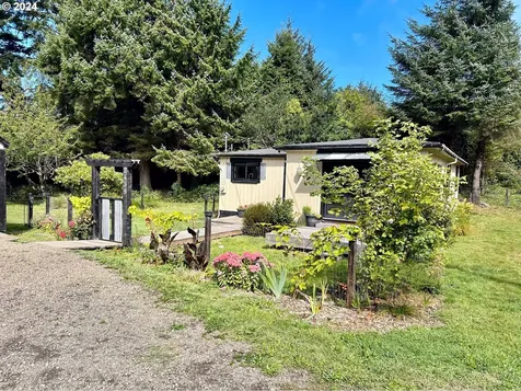 2439 NE Hayes Court Yachats OR 97498
