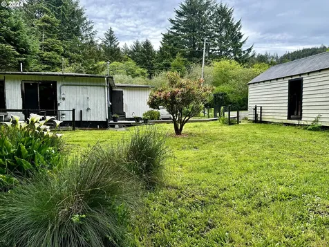 2439 NE Hayes Court Yachats OR 97498