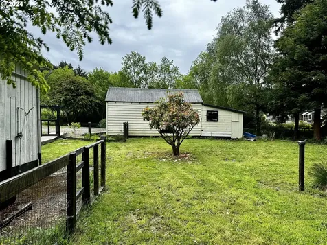 2439 NE Hayes Court Yachats OR 97498