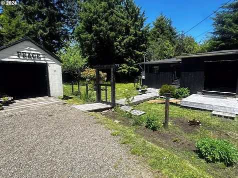 2439 NE Hayes Court Yachats OR 97498