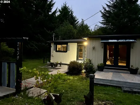 2439 NE Hayes Court Yachats OR 97498