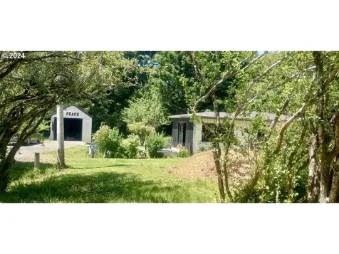 2439 NE Hayes Court Yachats OR 97498