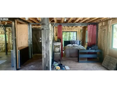 2439 NE Hayes Court Yachats OR 97498