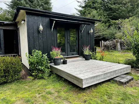 2439 NE Hayes Court Yachats OR 97498